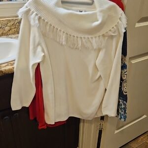 Lee Cream Ribbed Knit  Size S Sweater W Fringe Collar
